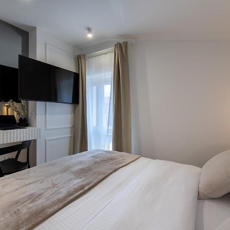 Palace Luxury Suites سبليت المظهر الخارجي الصورة
