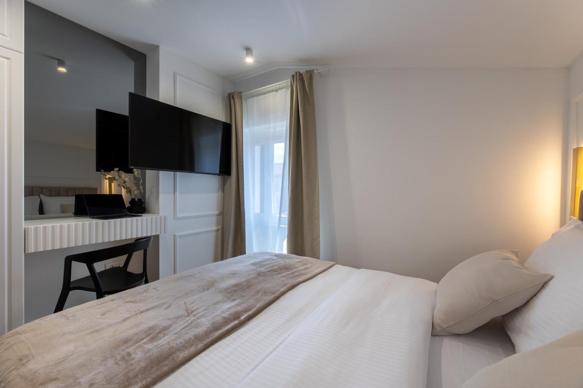 Palace Luxury Suites سبليت المظهر الخارجي الصورة