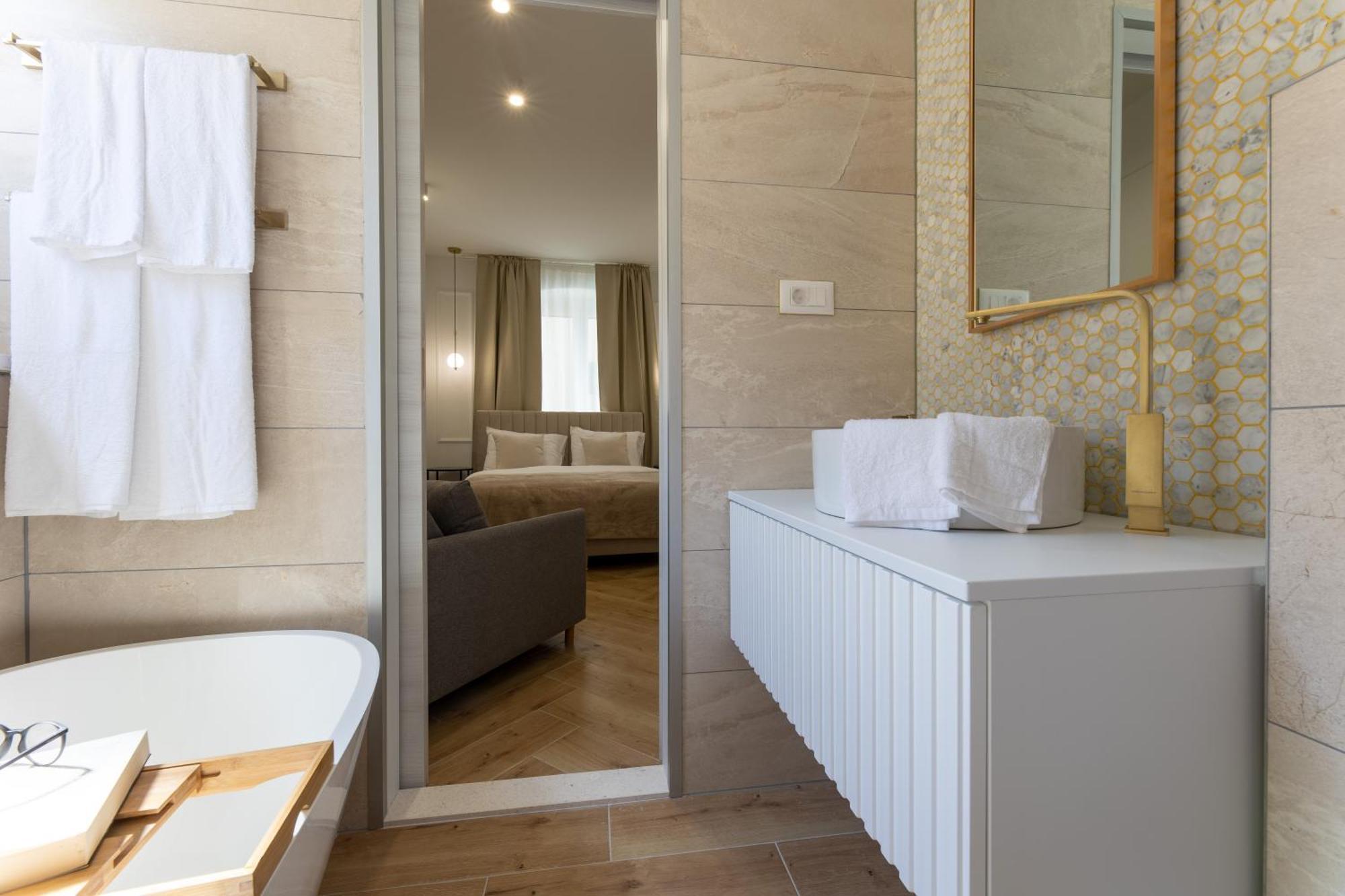 Palace Luxury Suites سبليت المظهر الخارجي الصورة